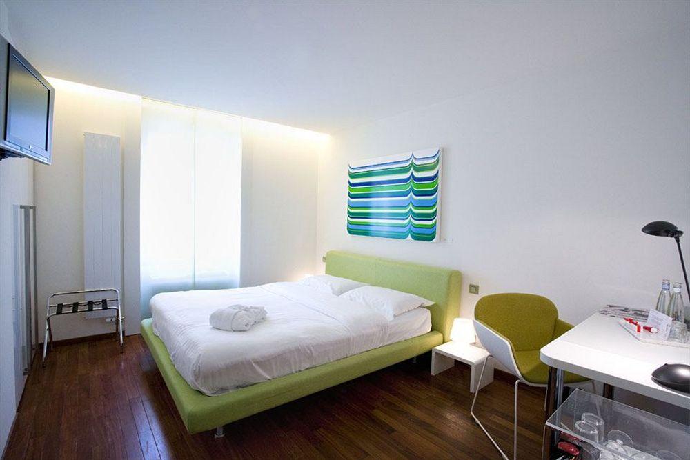 La Cour Des Augustins Boutique Gallery Design Hotel Geneva Room photo